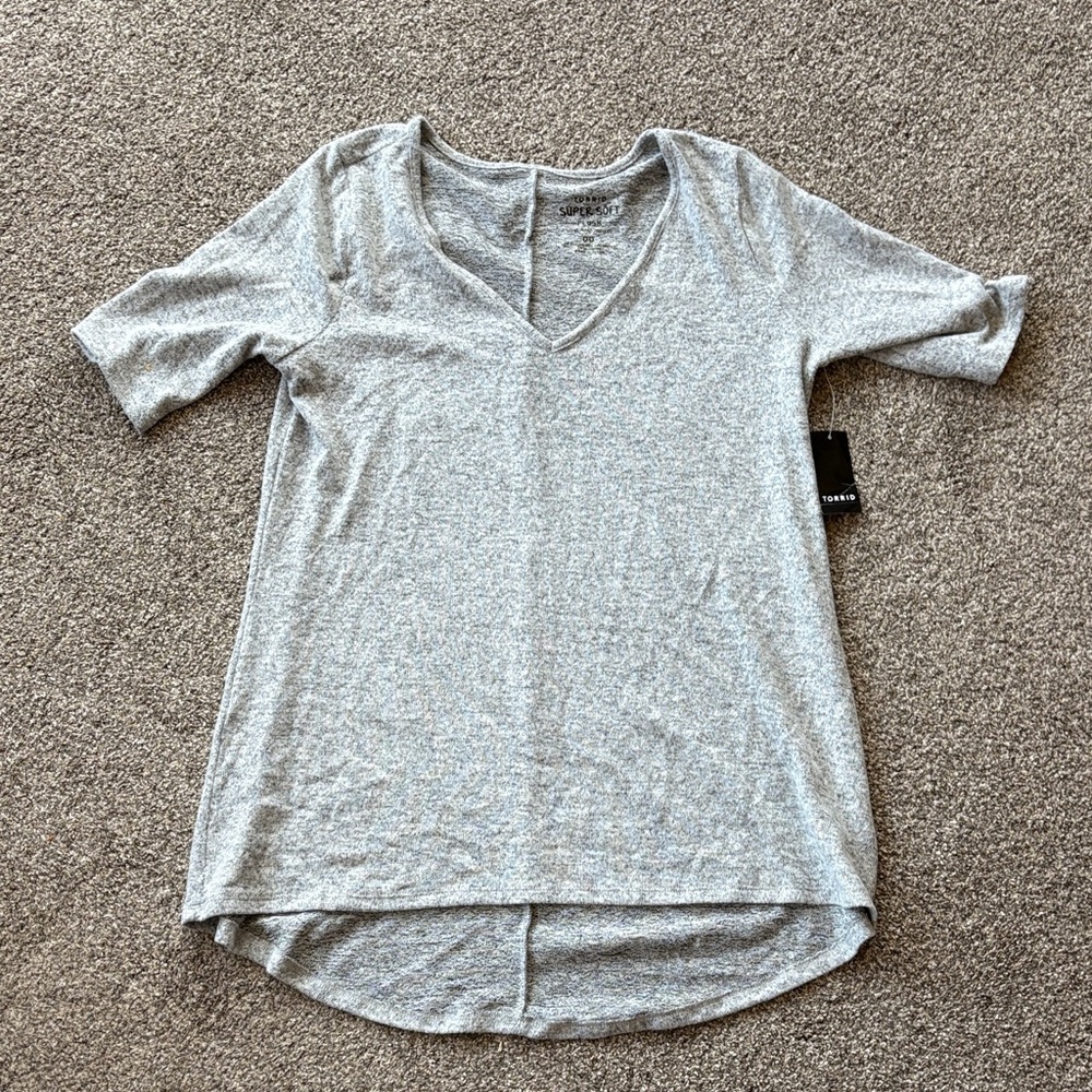 Torrid Size 10 M/L Light Heather Gray V-Neck Short Sleeve Tee Soft